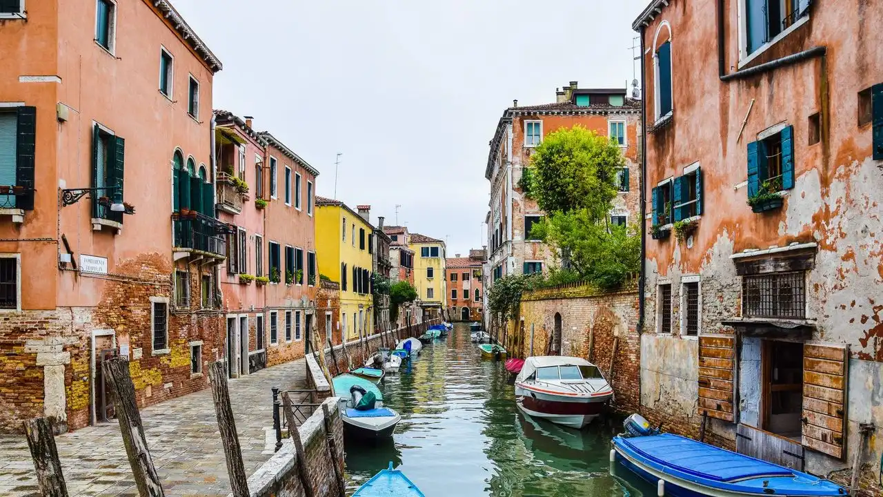 Improve Your Italian Listening Comprehension With These Native Podcasts